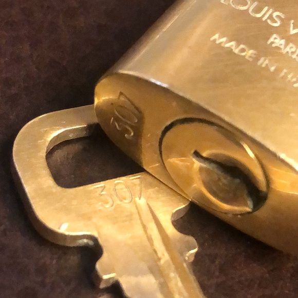Louis Vuitton LV Gold Lock & Key #307 - Picture 7 of 13